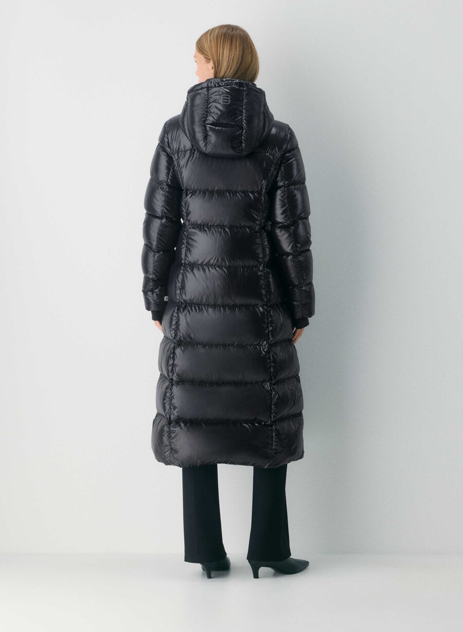 the supersnug puff long - hi-gloss black