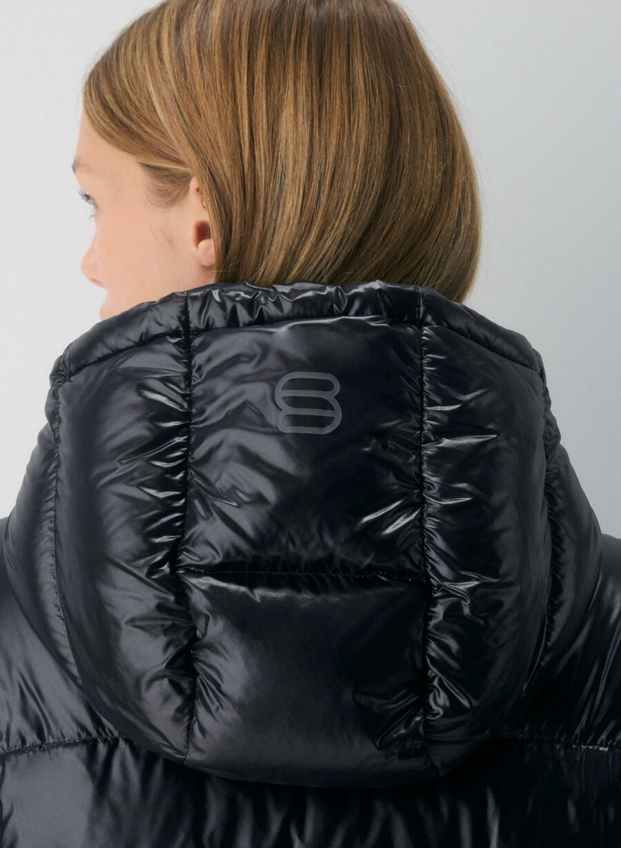 the supersnug puff long - hi-gloss black