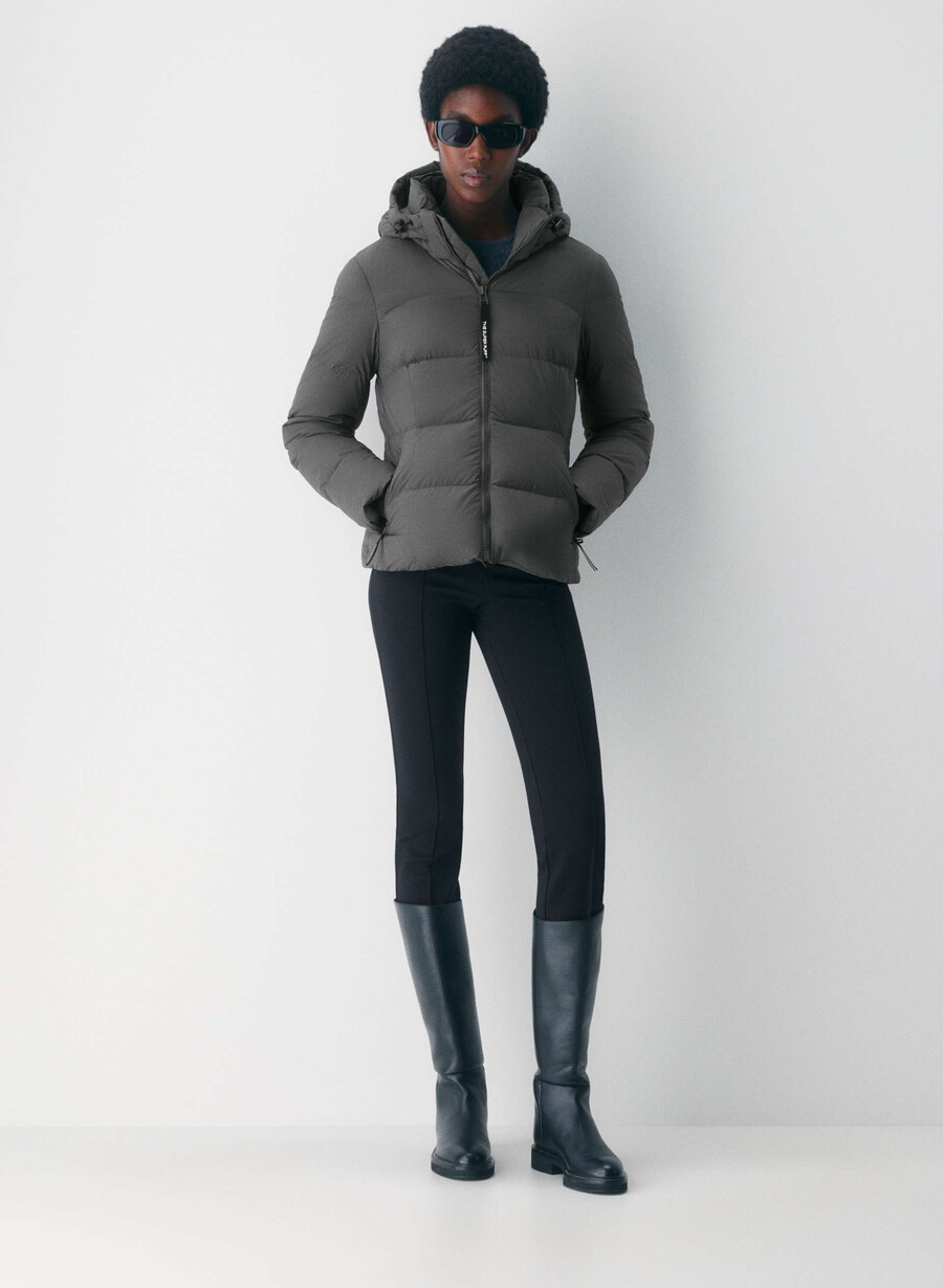 the supersnug puff - climatte coal grey