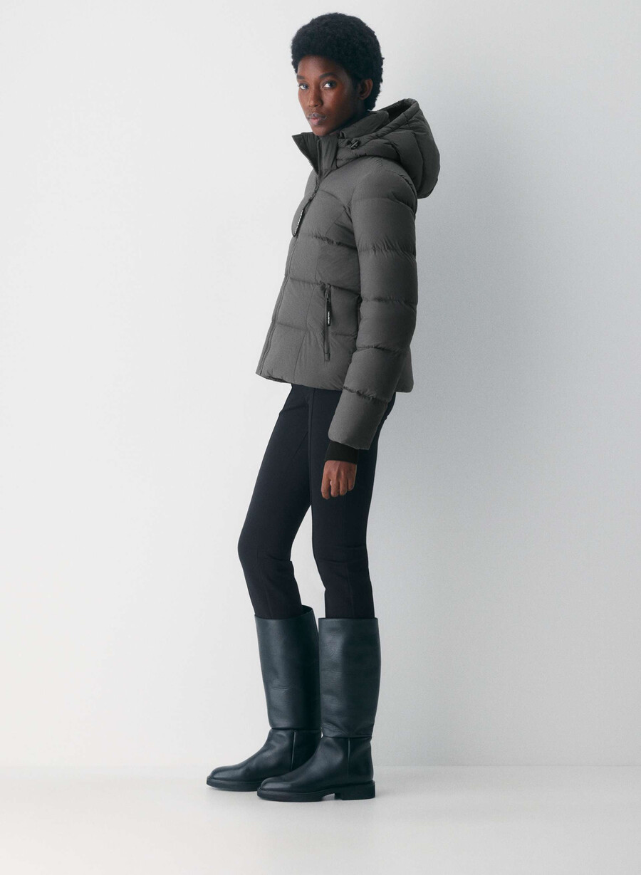 the supersnug puff - climatte coal grey