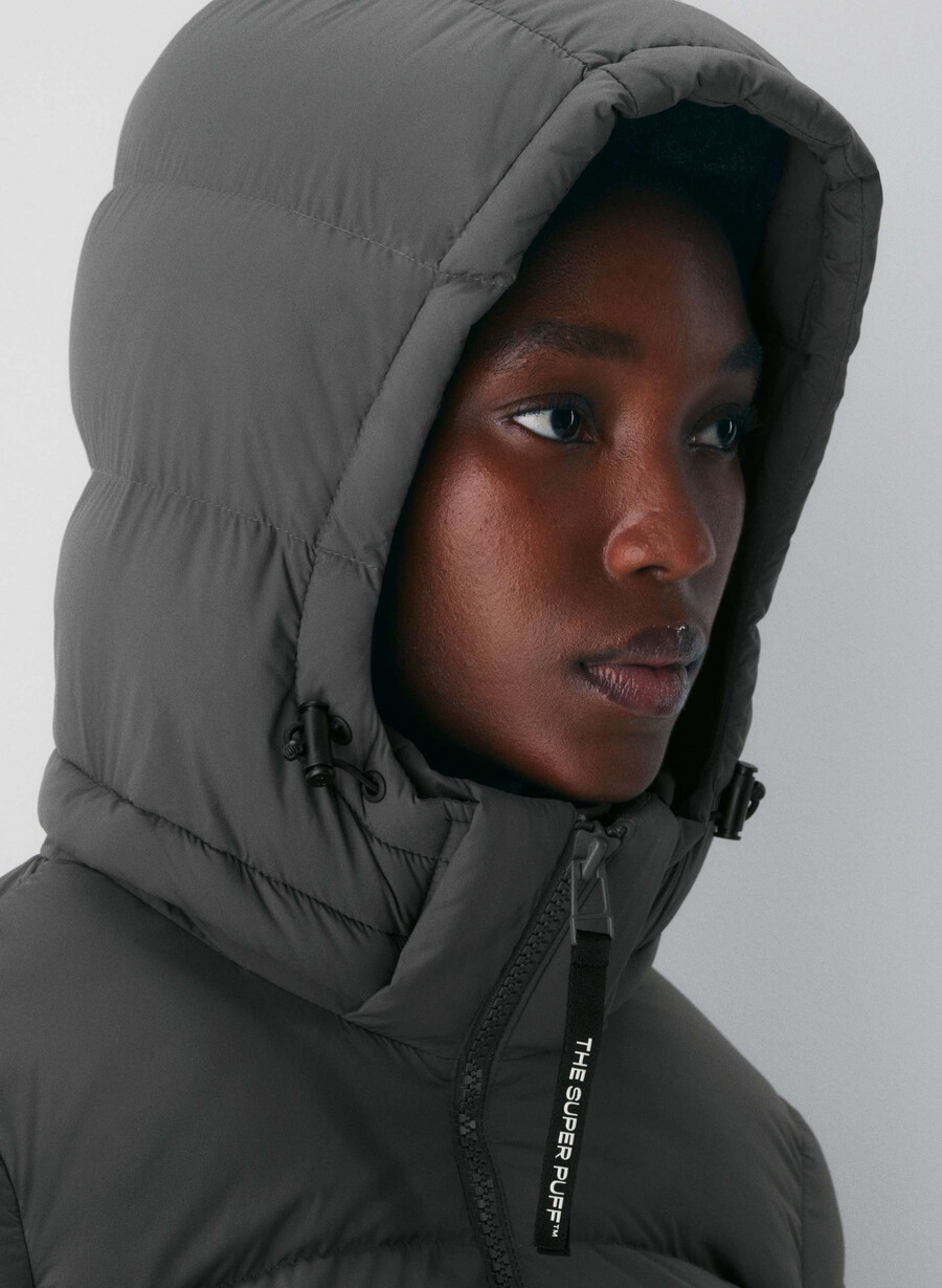 the supersnug puff - climatte coal grey
