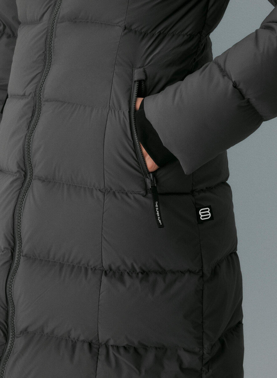 the supersnug puff mid - climatte coal grey