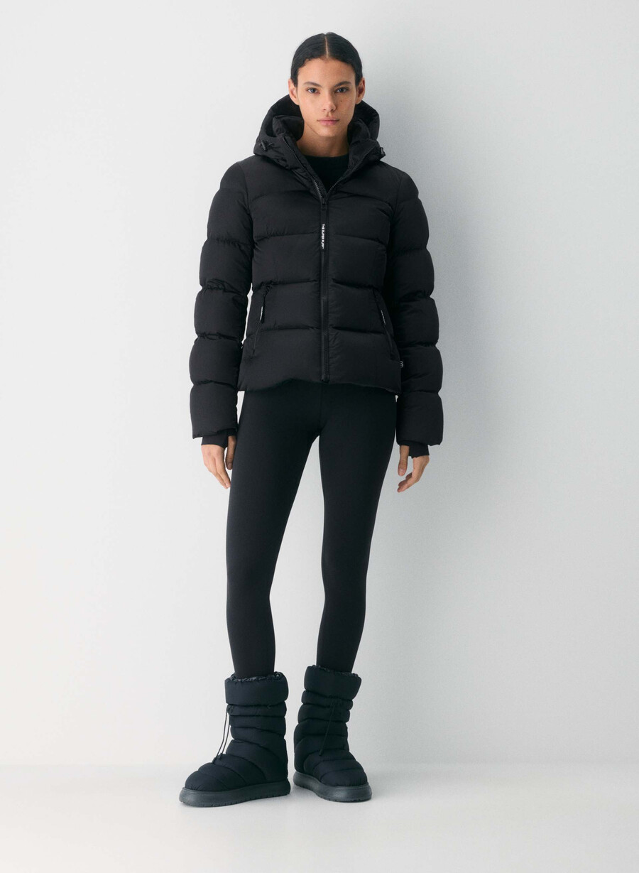 the supersnug puff - satin flex black