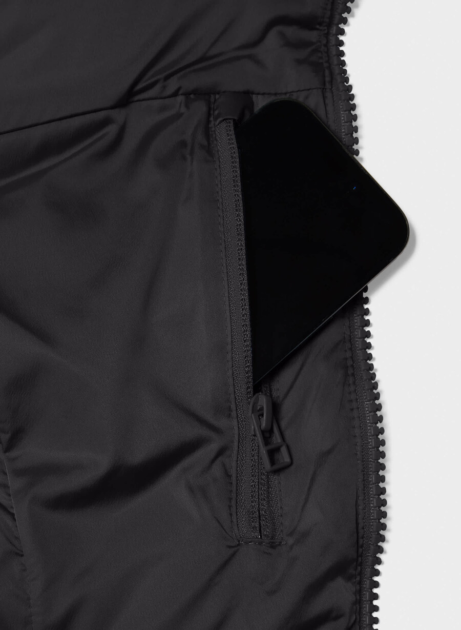 the supersnug puff - satin flex black