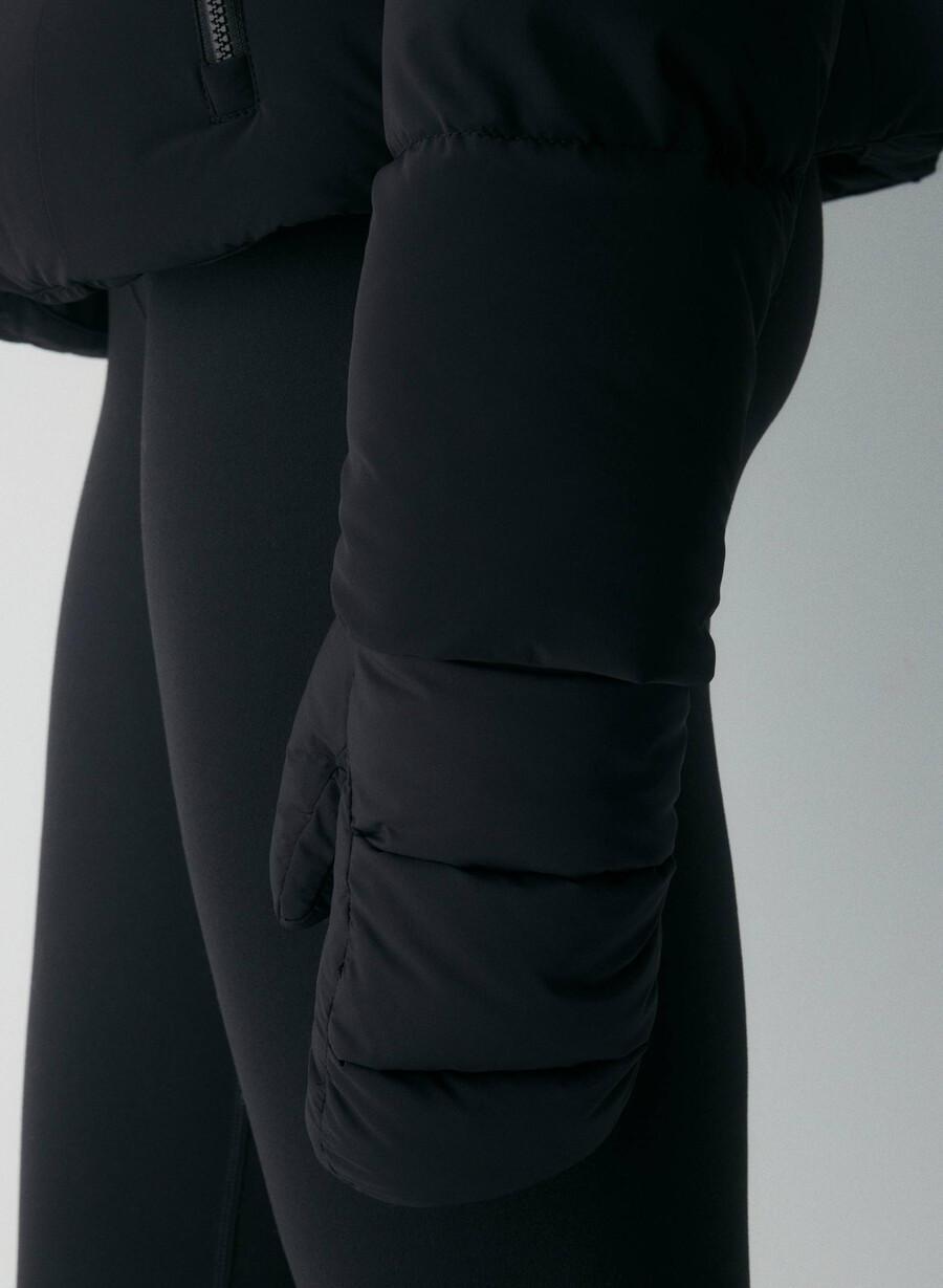 the super puff pro mitten - climatte black
