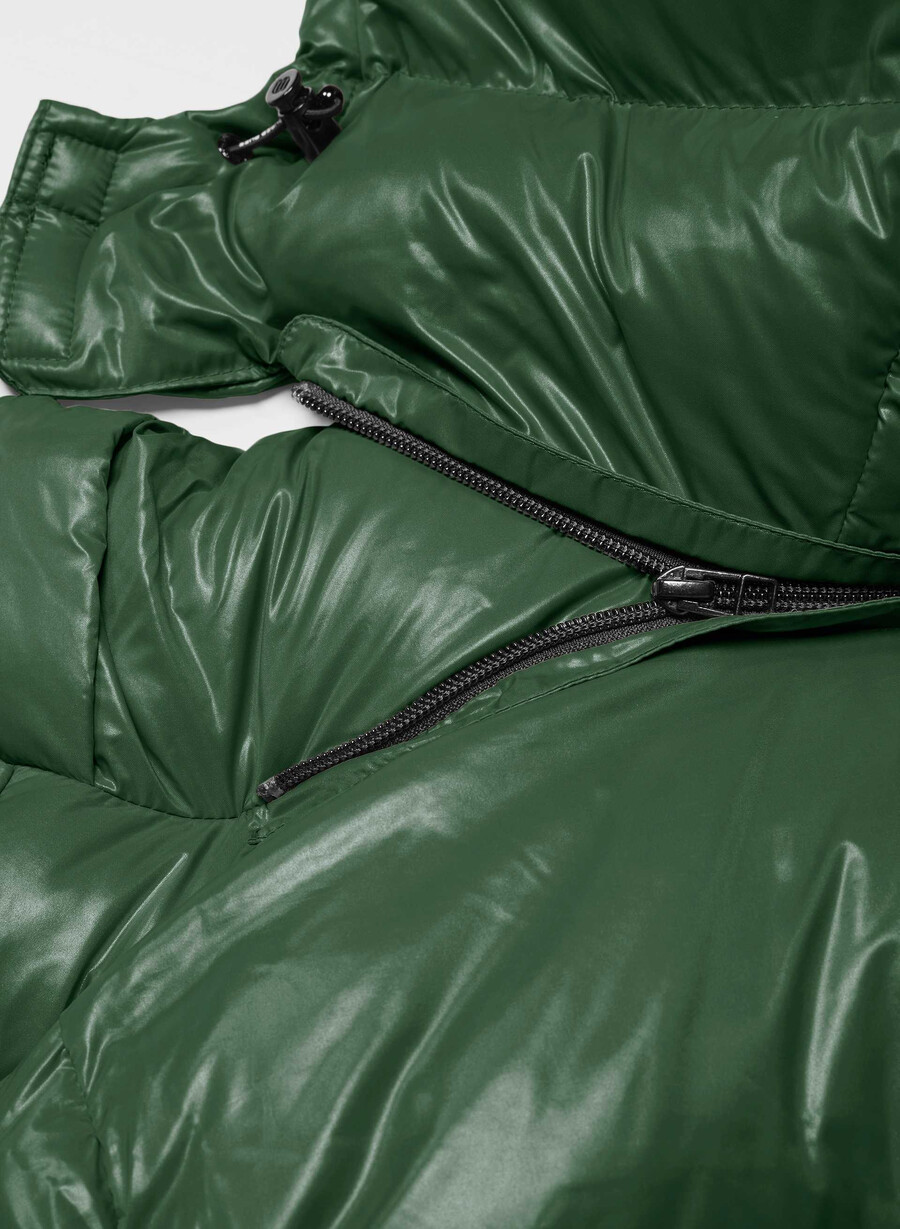 the super puff hi-gloss campus green