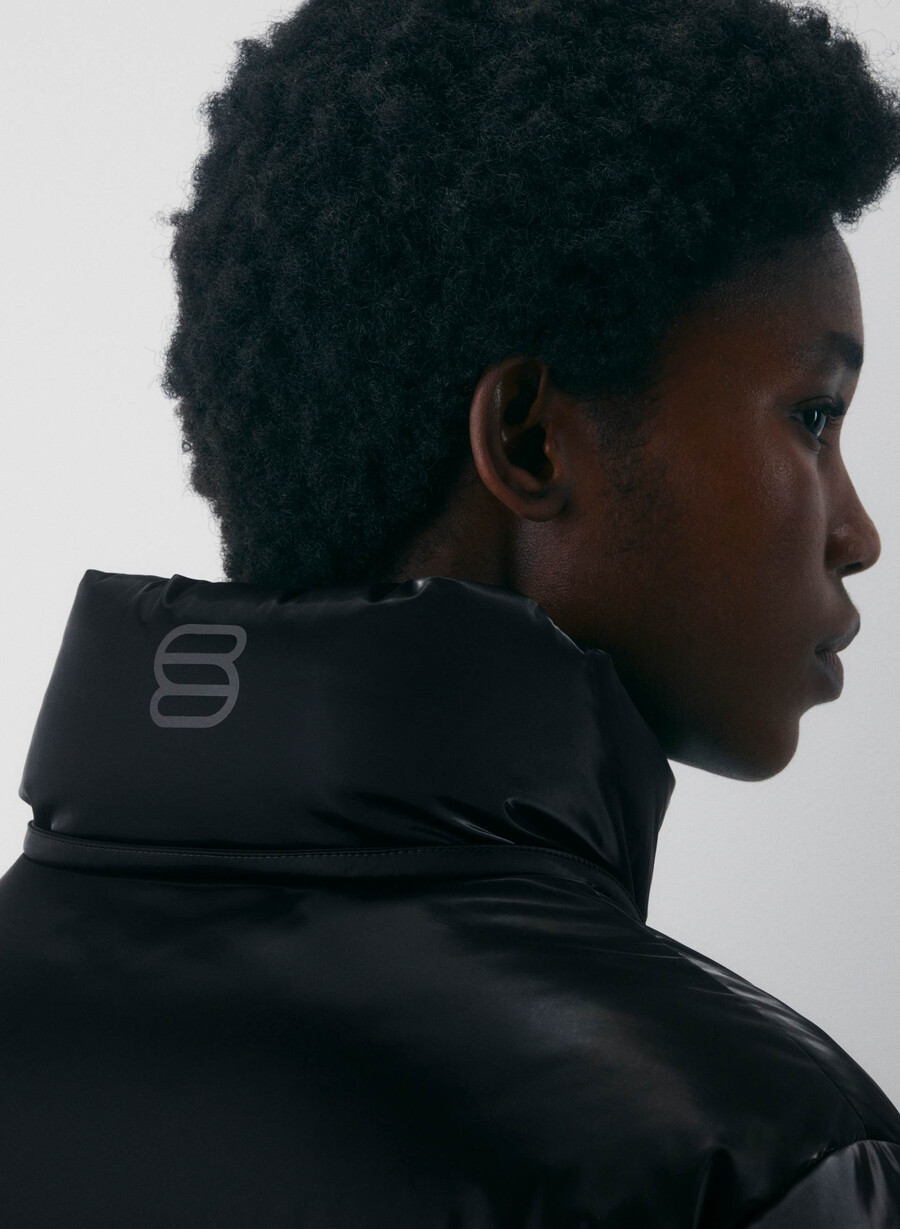the super puff liquid shine black