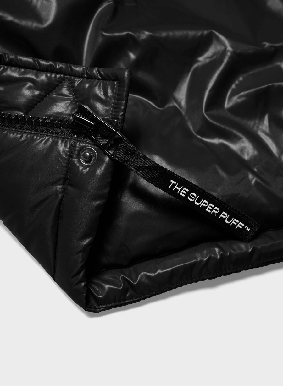 the super puff shorty - hi-gloss black
