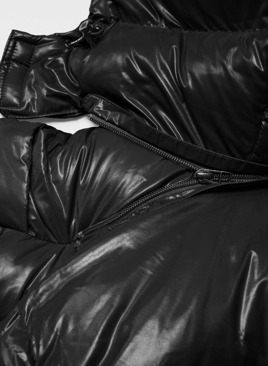 the super puff shorty - hi-gloss black