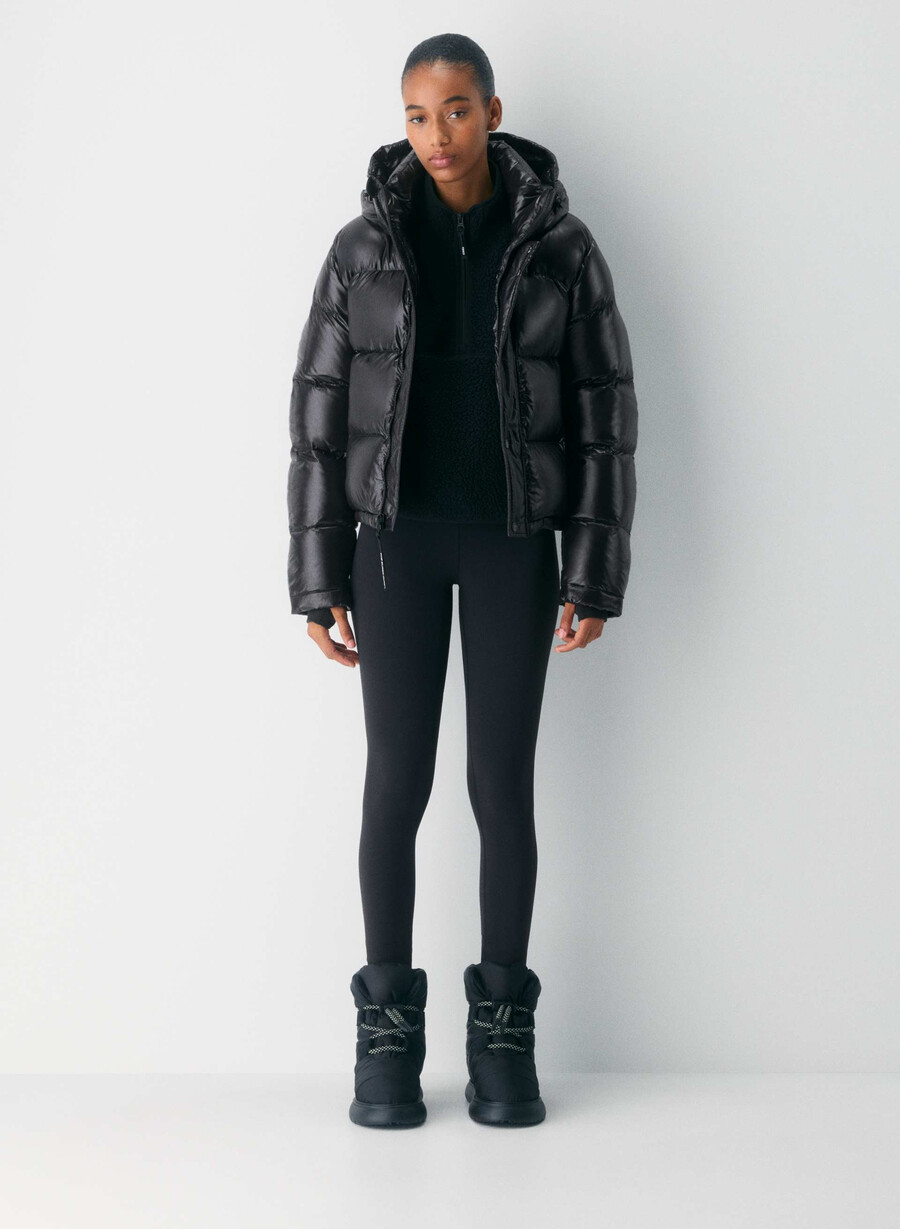 the super puff shorty - hi-gloss black
