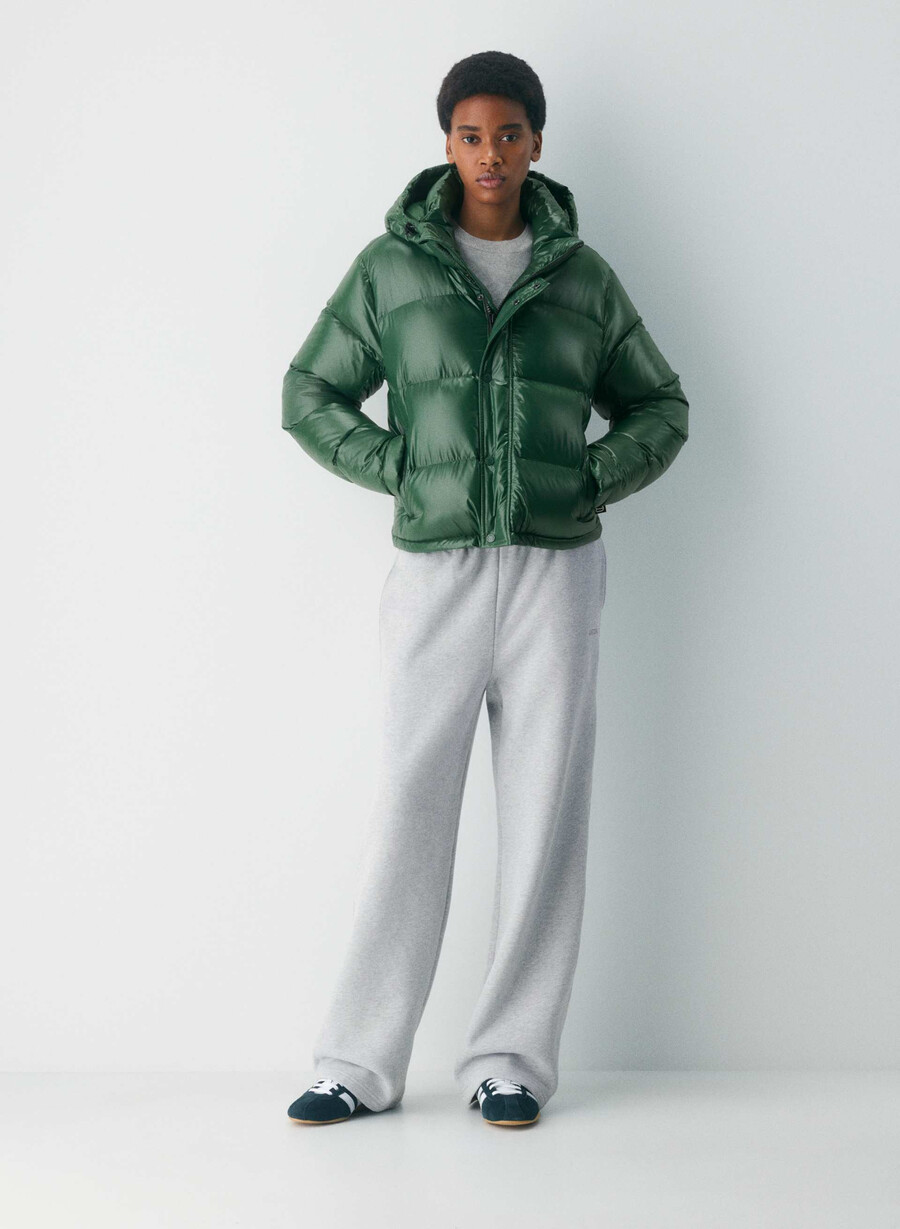 the super puff shorty - hi-gloss campus green