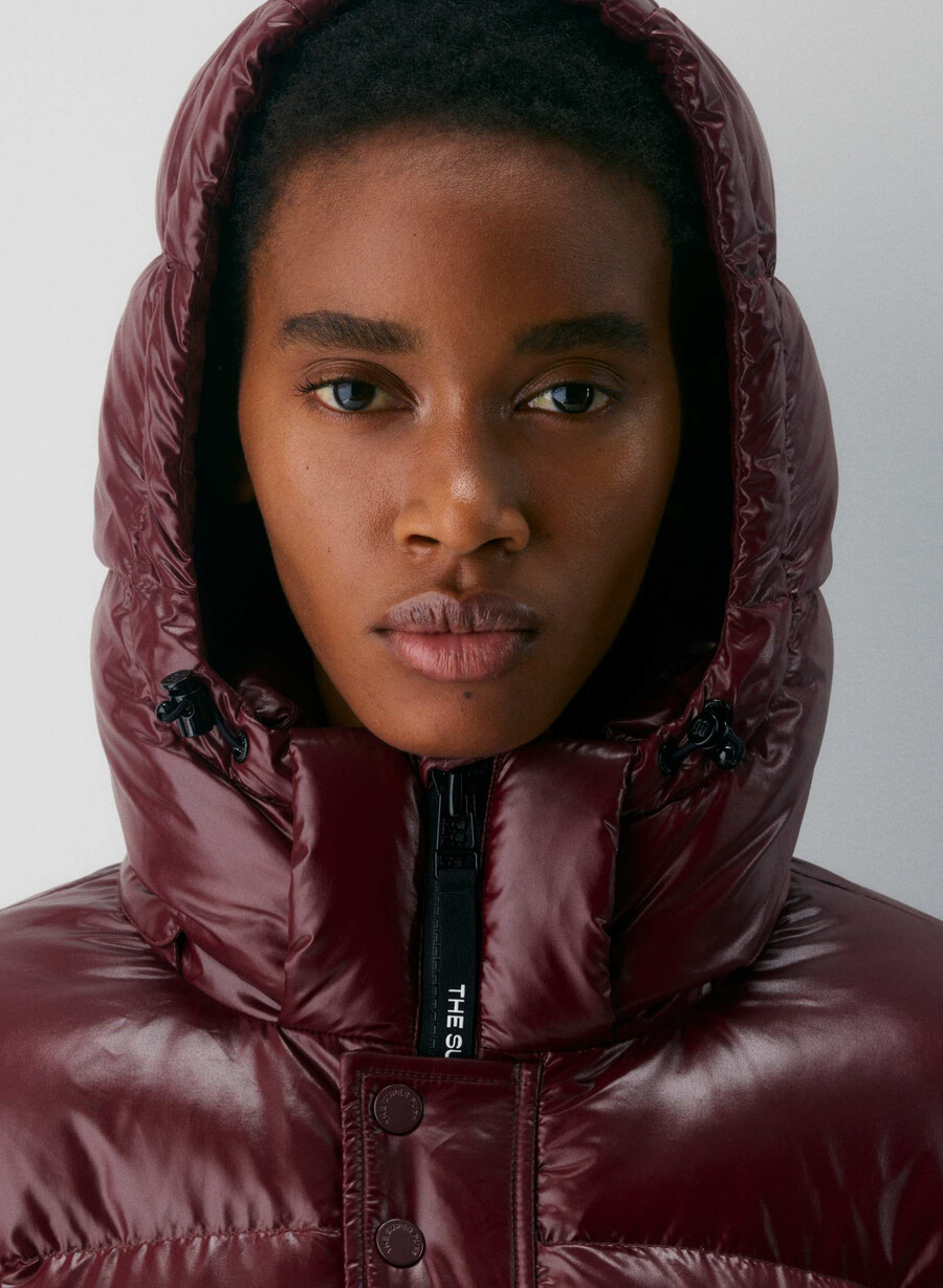 the super puff shorty - hi-gloss plum burgundy