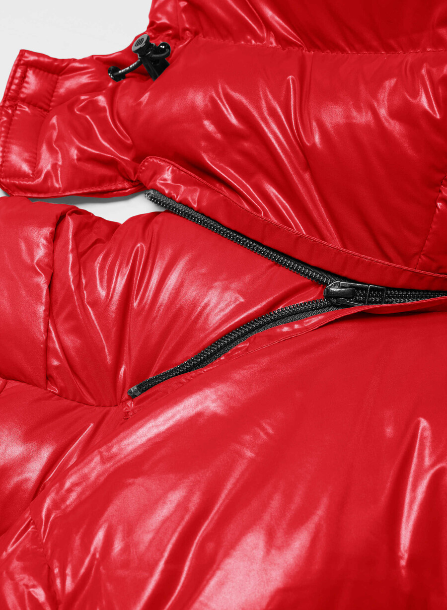 the super puff shorty - hi-gloss prosperity red