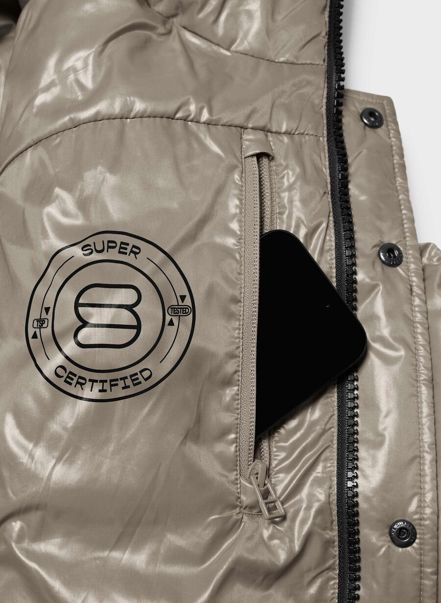 the super puff shorty - hi-gloss modern taupe