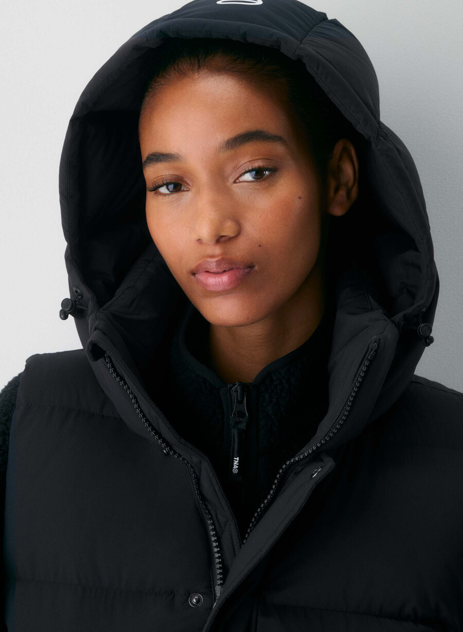 the super puff vest - climatte black