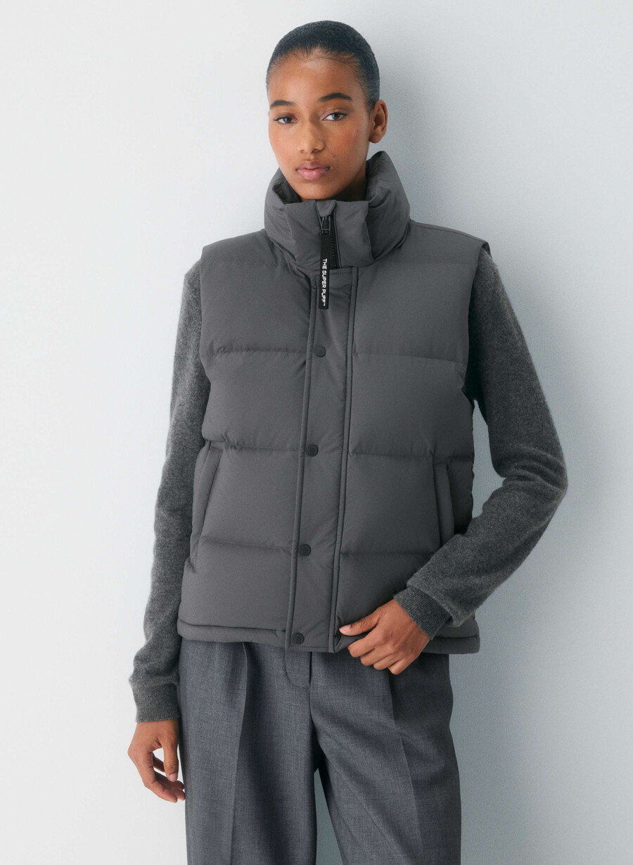 the super puff vest - climatte coal grey