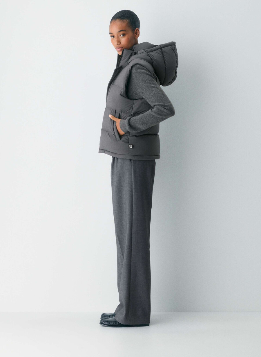 the super puff vest - climatte coal grey