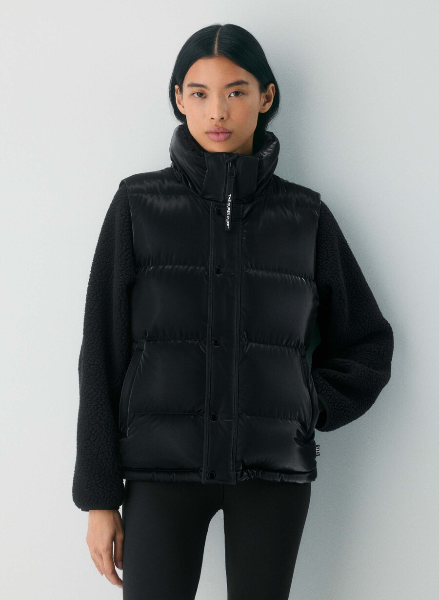 the super puff vest - liquid shine black