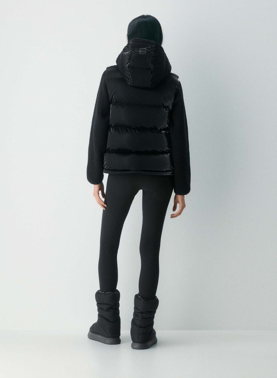 the super puff vest - liquid shine black