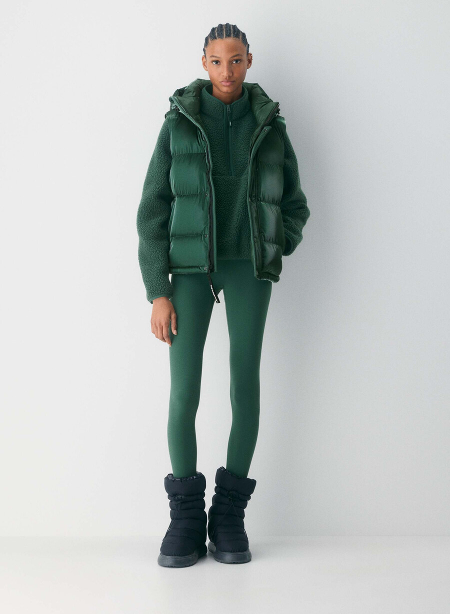 the super puff vest - liquid shine campus green