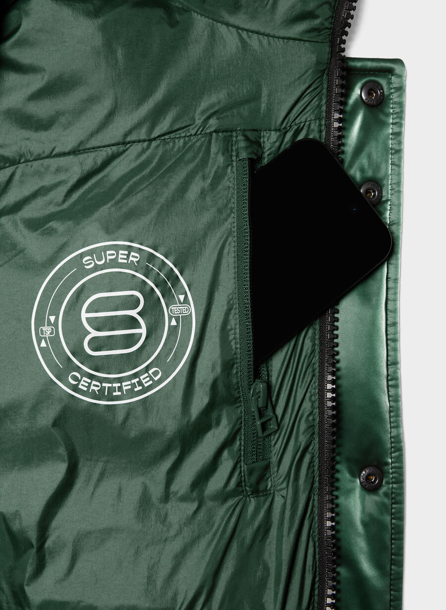the super puff vest - liquid shine campus green