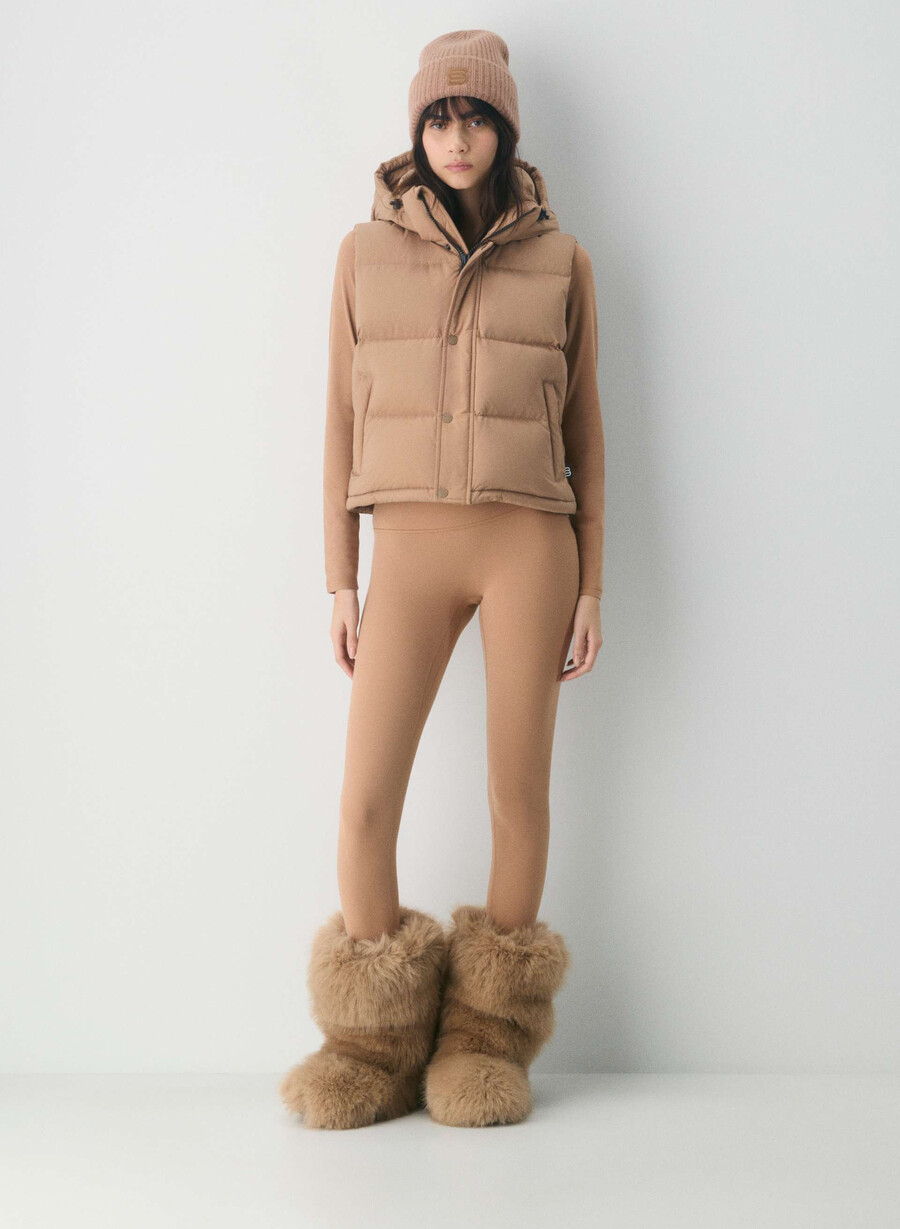 the super puff shorty vest - climatte chocolate mousse