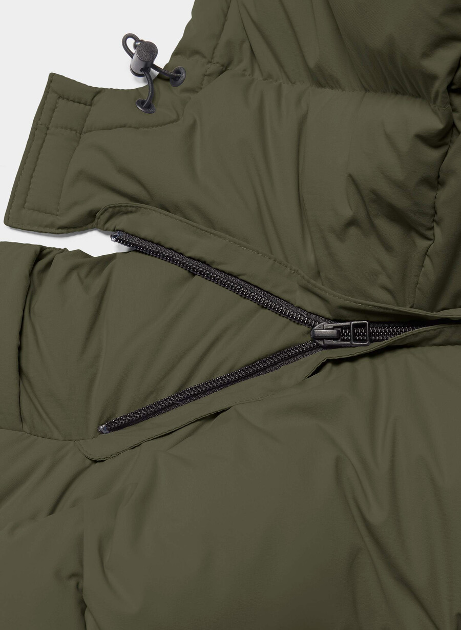 the super puff shorty vest - climatte dark olive
