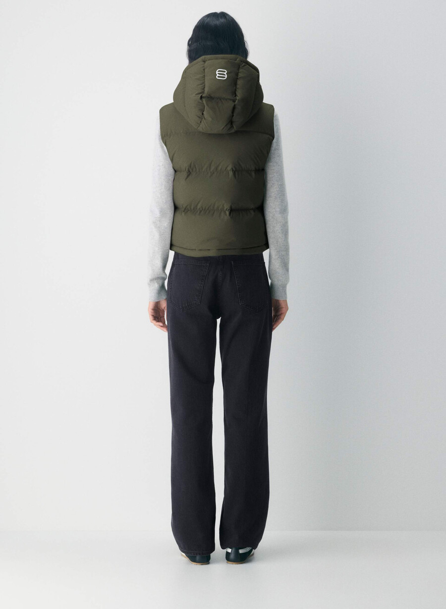 the super puff shorty vest - climatte dark olive