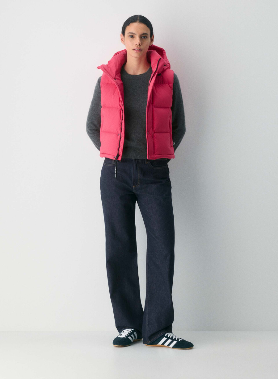 the super puff shorty vest - climatte wink pink