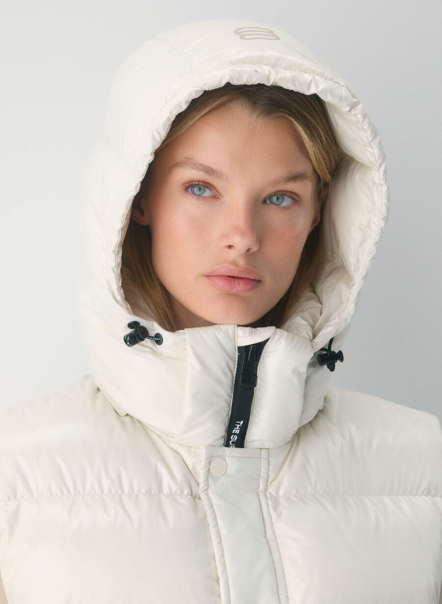 the super puff shorty vest - hi-gloss birch