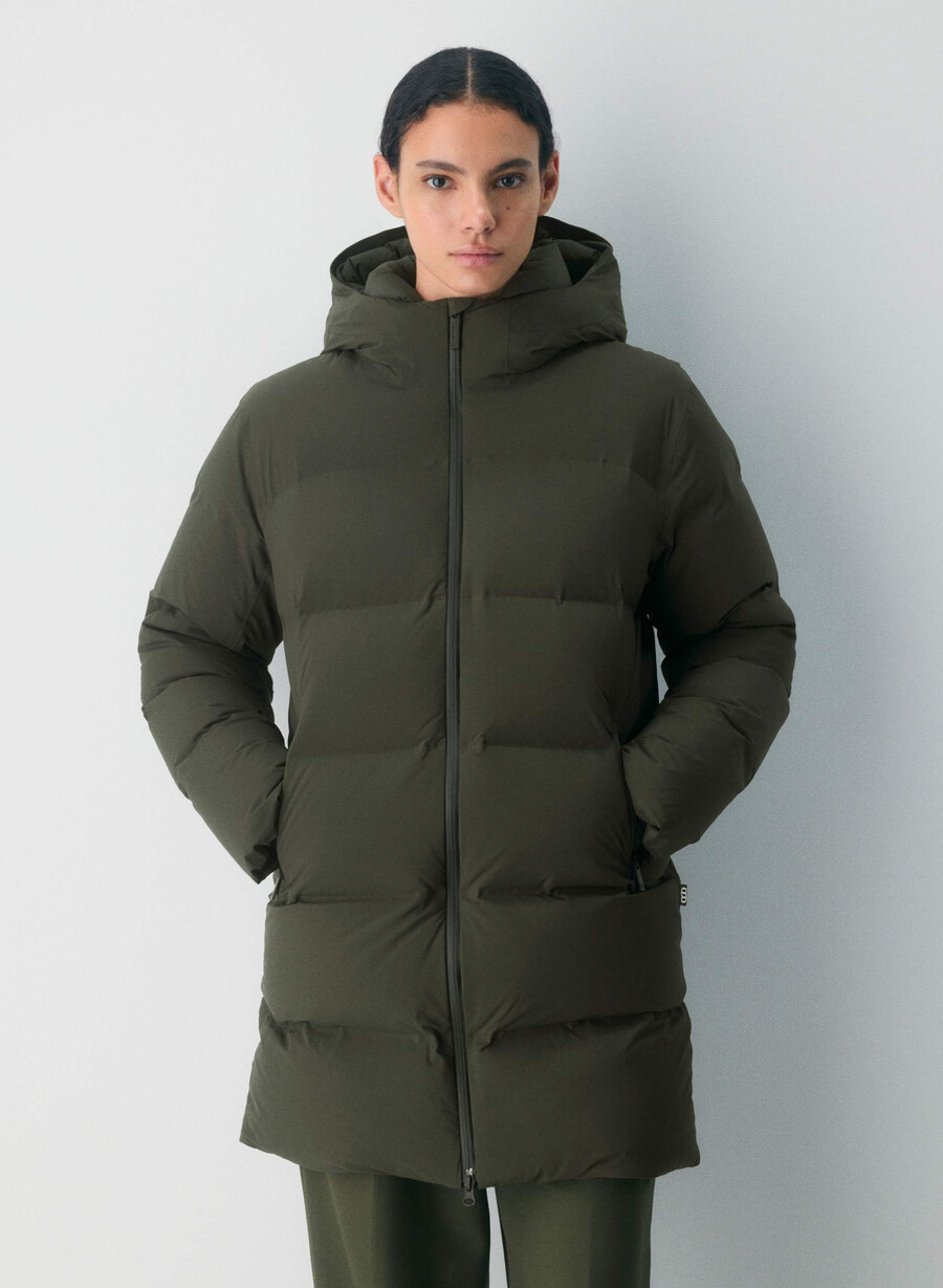 the super puff₂o mid - rainstop flint green