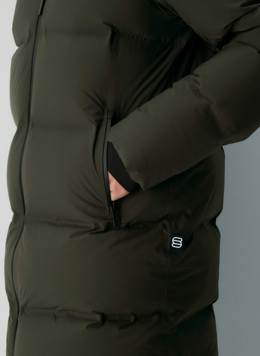 the super puff₂o mid - rainstop flint green