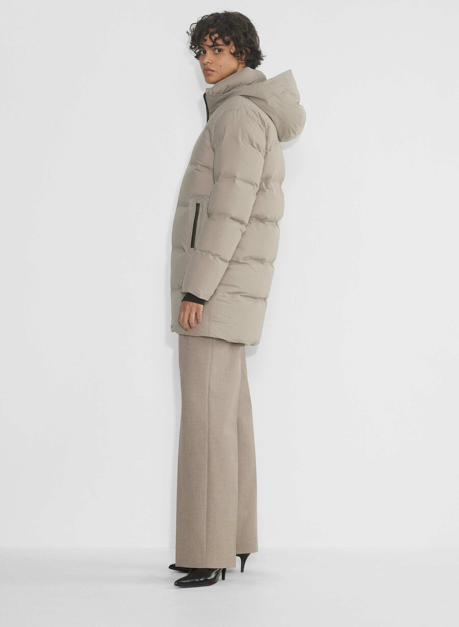 the super puff₂o mid - rainstop modern taupe