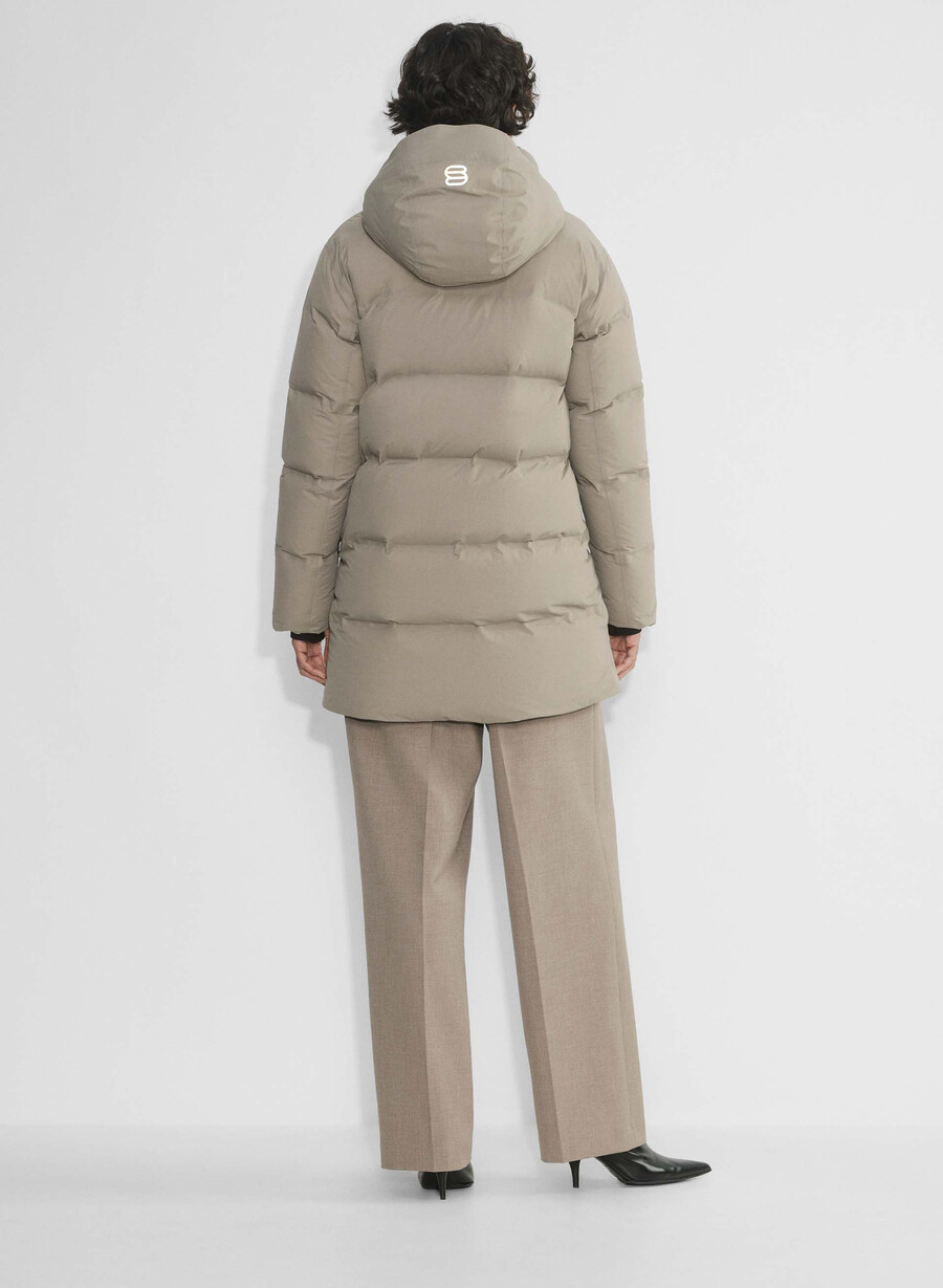 the super puff₂o mid - rainstop modern taupe