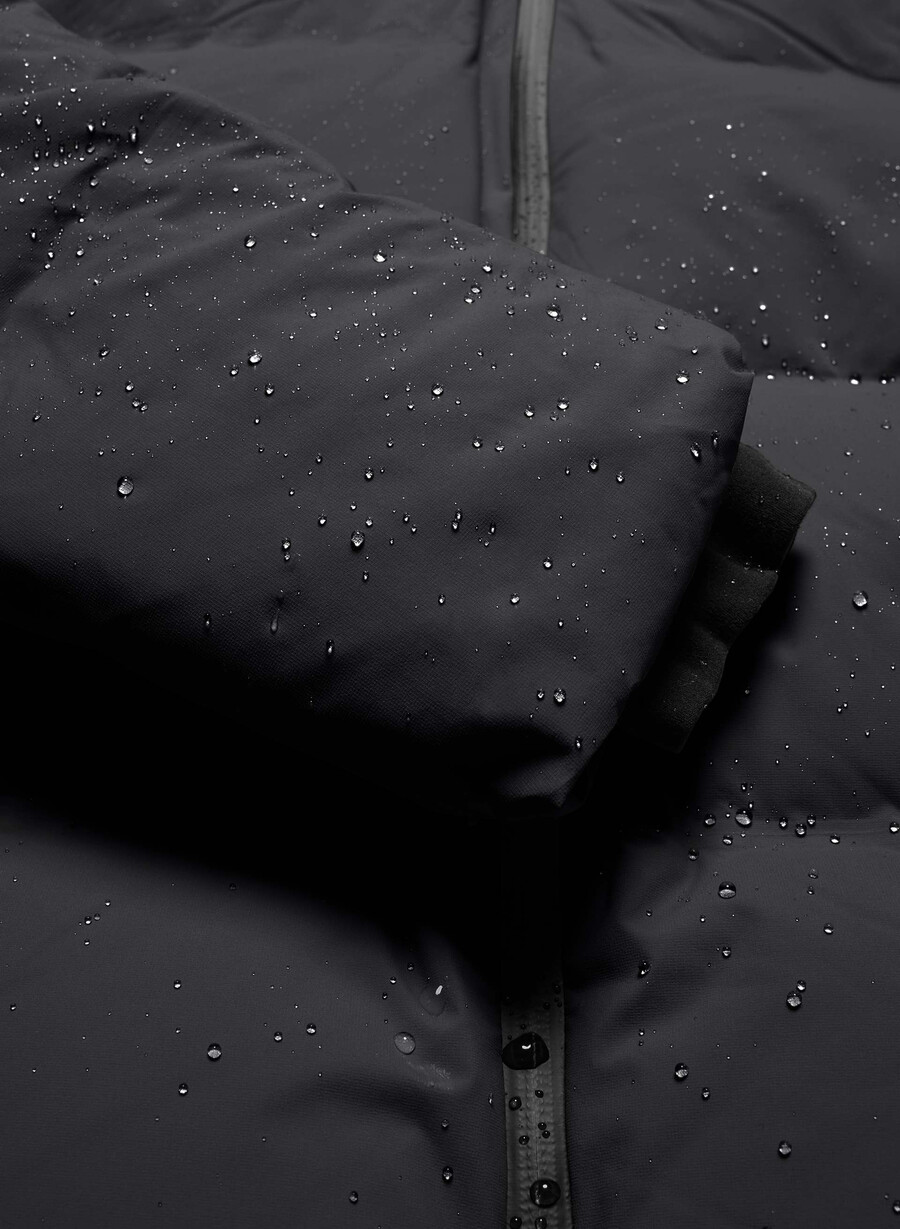 the super puff₂o shorty - rainstop black