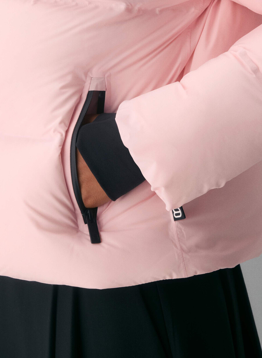 the super puff₂o shorty - rainstop chalk pink