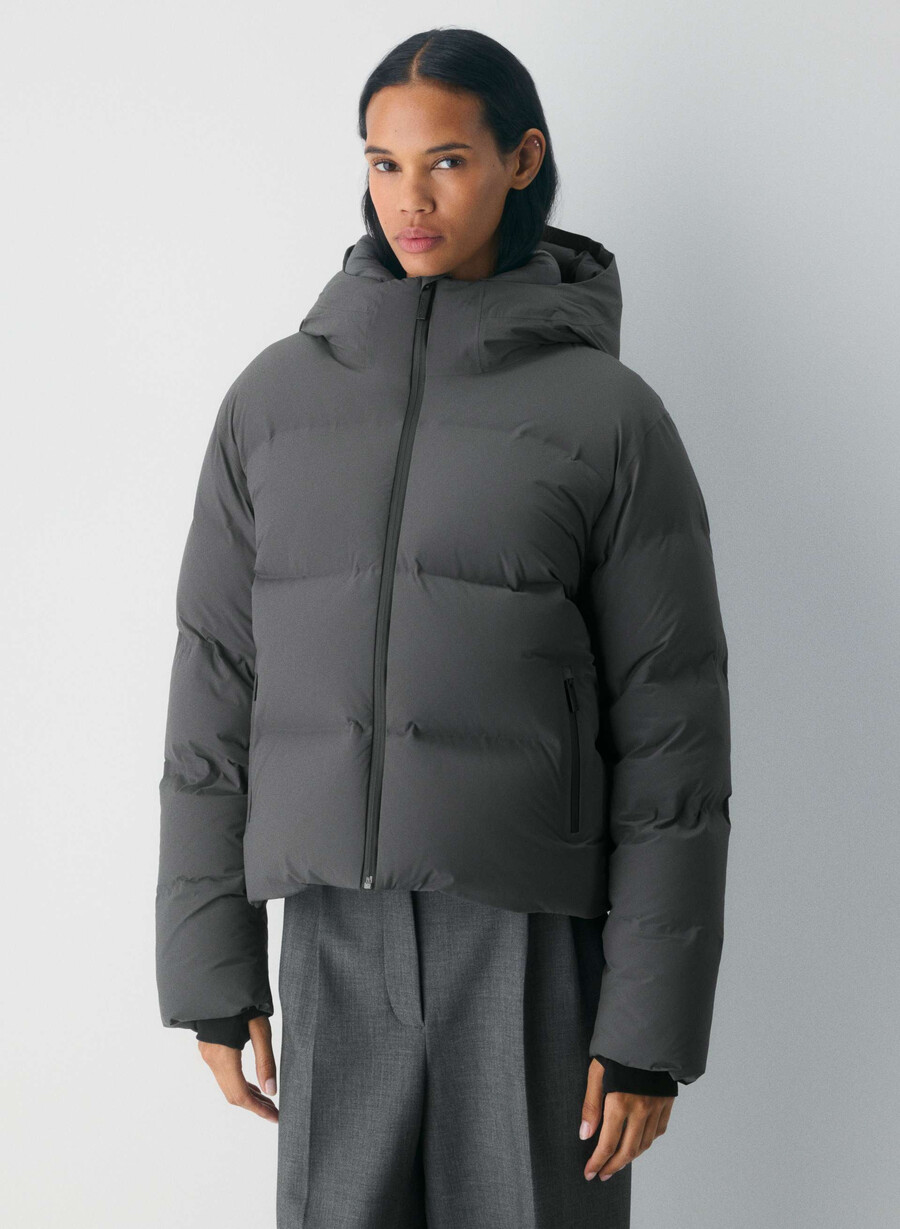 the super puff₂o shorty - rainstop coal grey