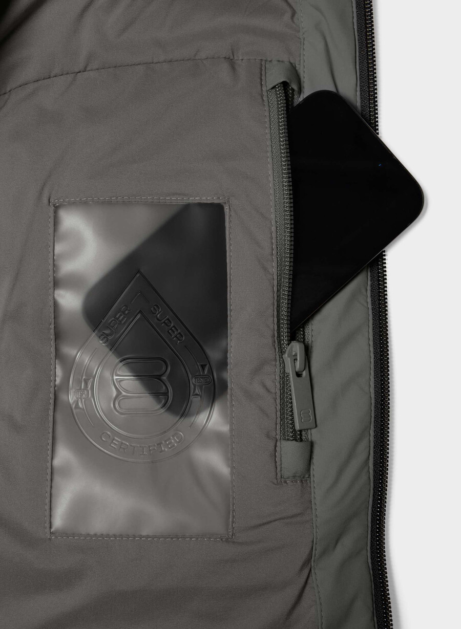 the super puff₂o shorty - rainstop coal grey