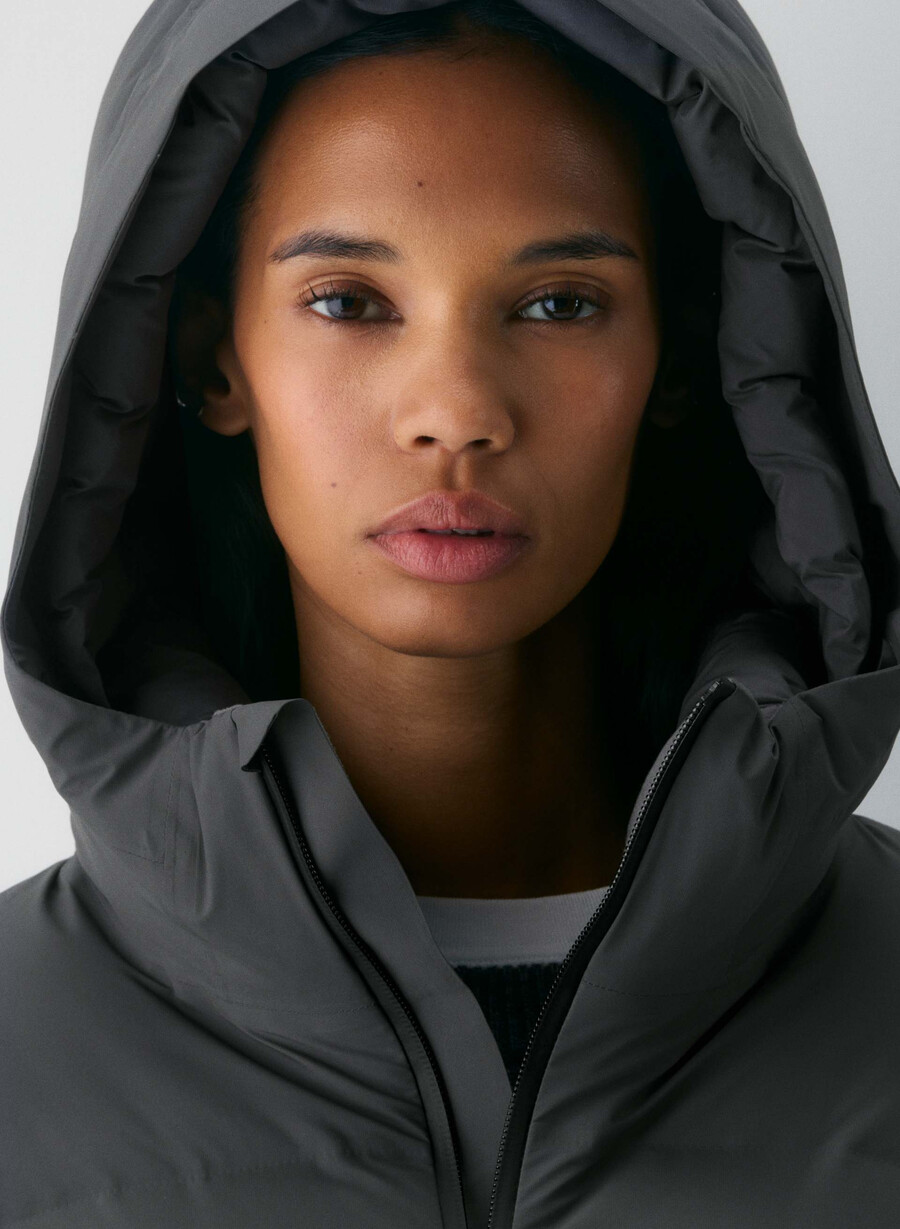 the super puff₂o shorty - rainstop coal grey