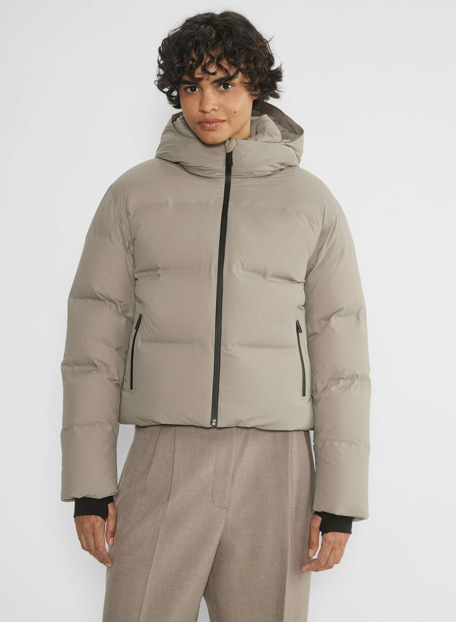 the super puff₂o shorty - rainstop modern taupe