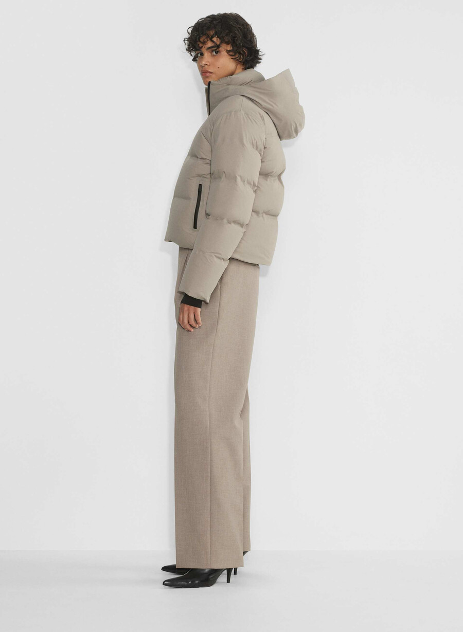 the super puff₂o shorty - rainstop modern taupe