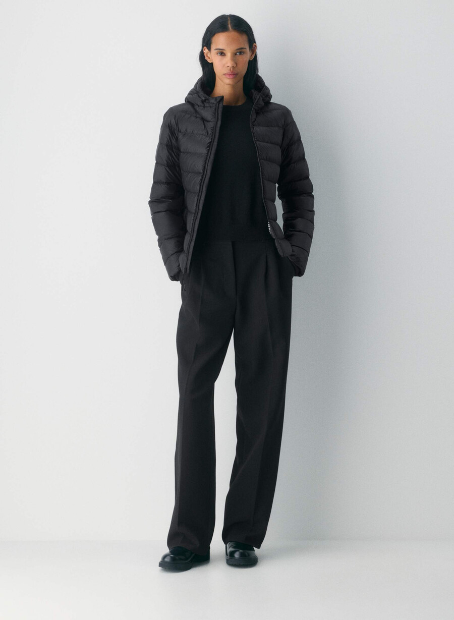 the superstuff puff - lite shine black