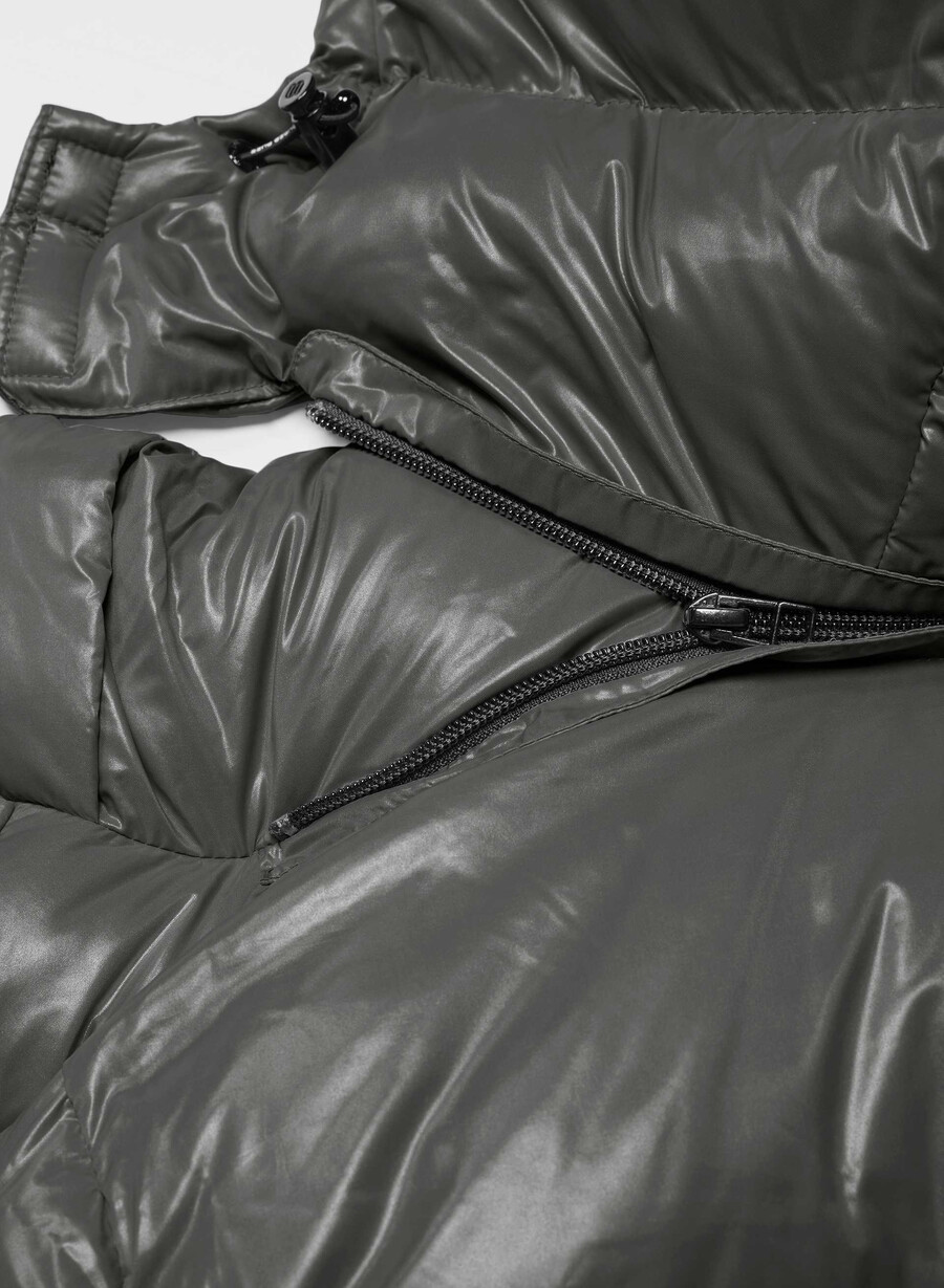 the super puff mid - hi-gloss coal grey