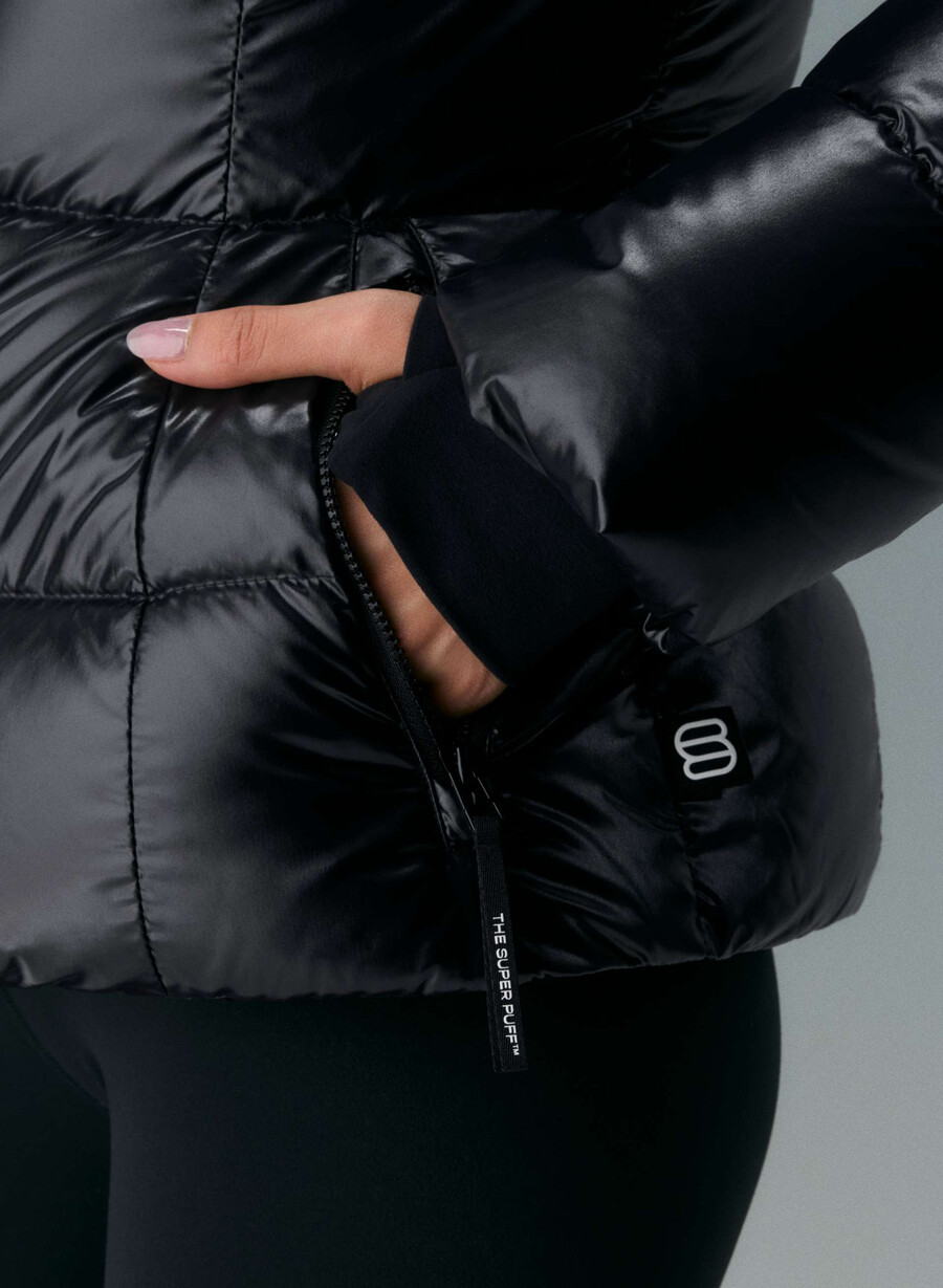 the supersnug puff - hi-gloss blackblack