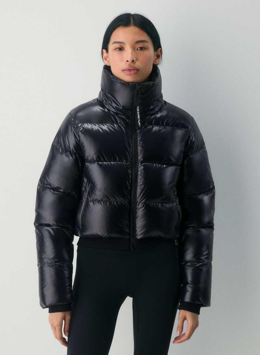 the super resort puff - hi-gloss black