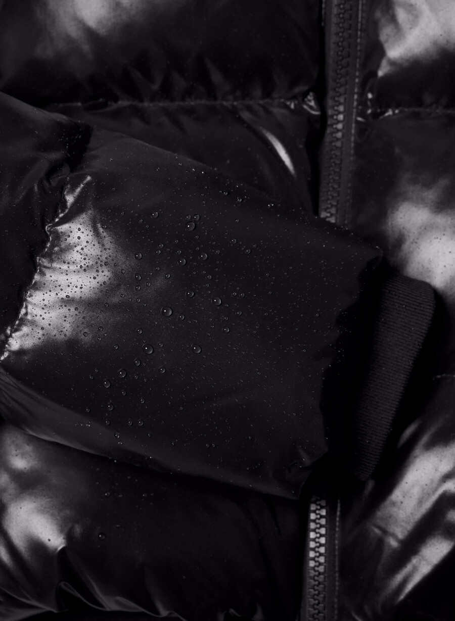the super resort puff - hi-gloss black
