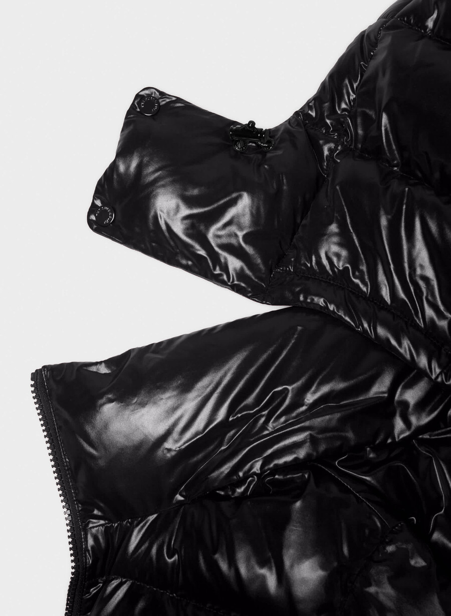 the super resort puff - hi-gloss black