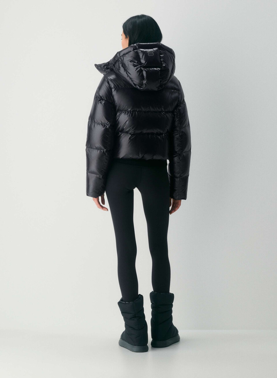 the super resort puff - hi-gloss black