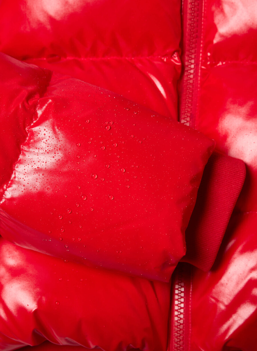 the super resort puff - hi-gloss flashing red
