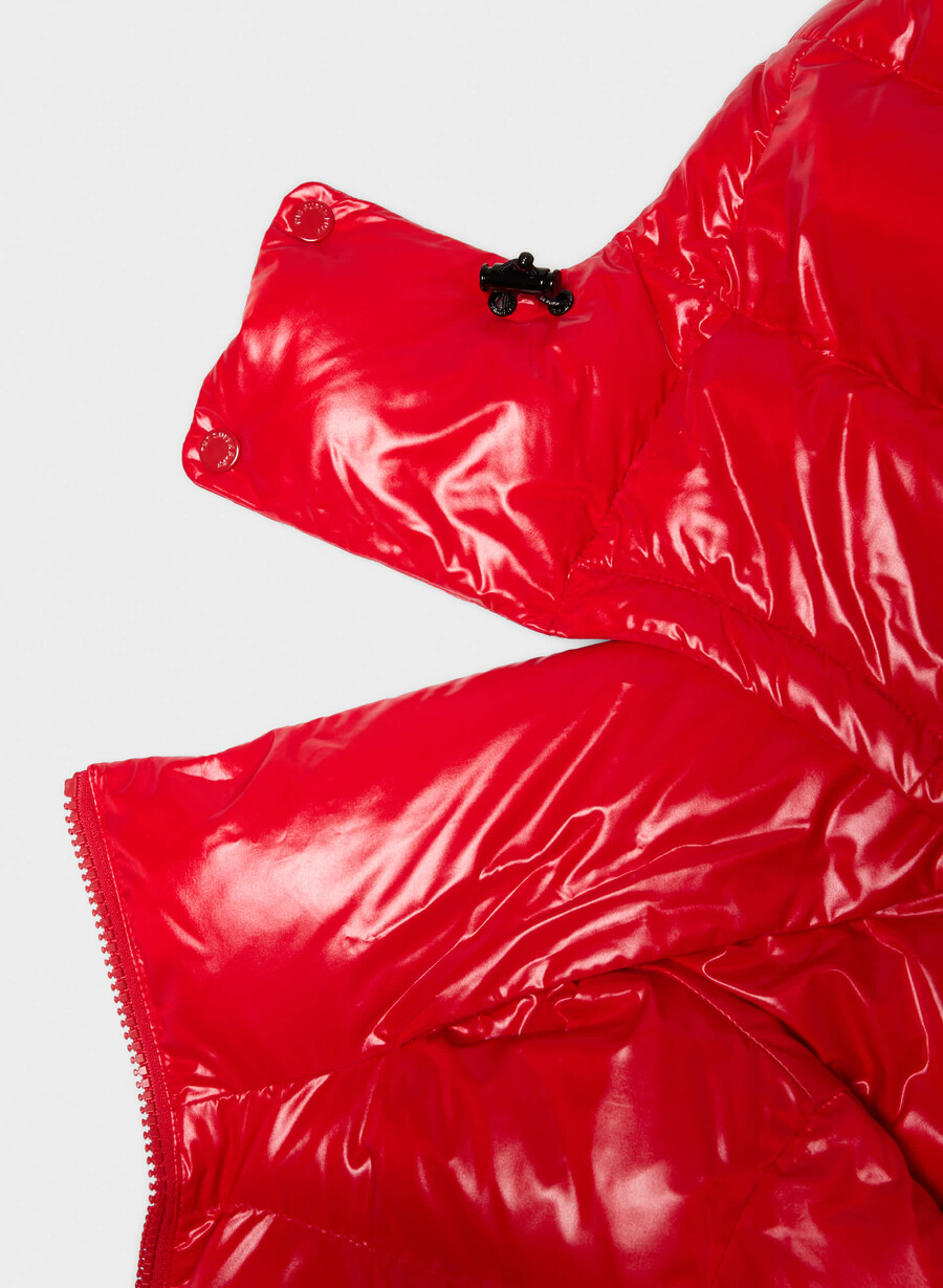 the super resort puff - hi-gloss flashing red